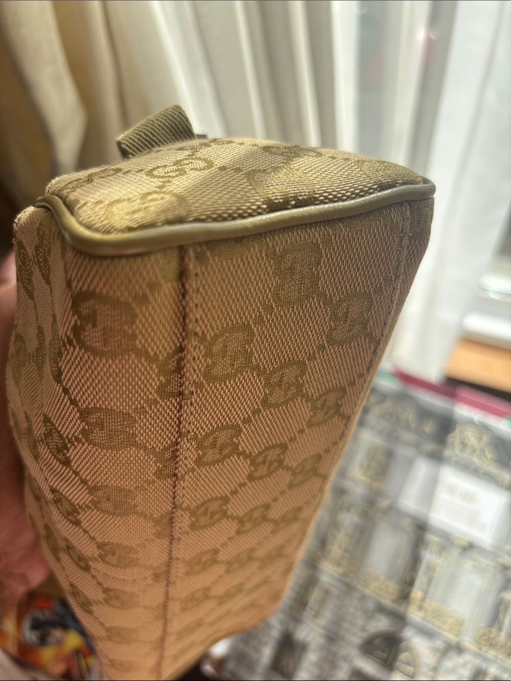 Like New GUCCI canvas Pouch w/Bag - Picture 8 of 9